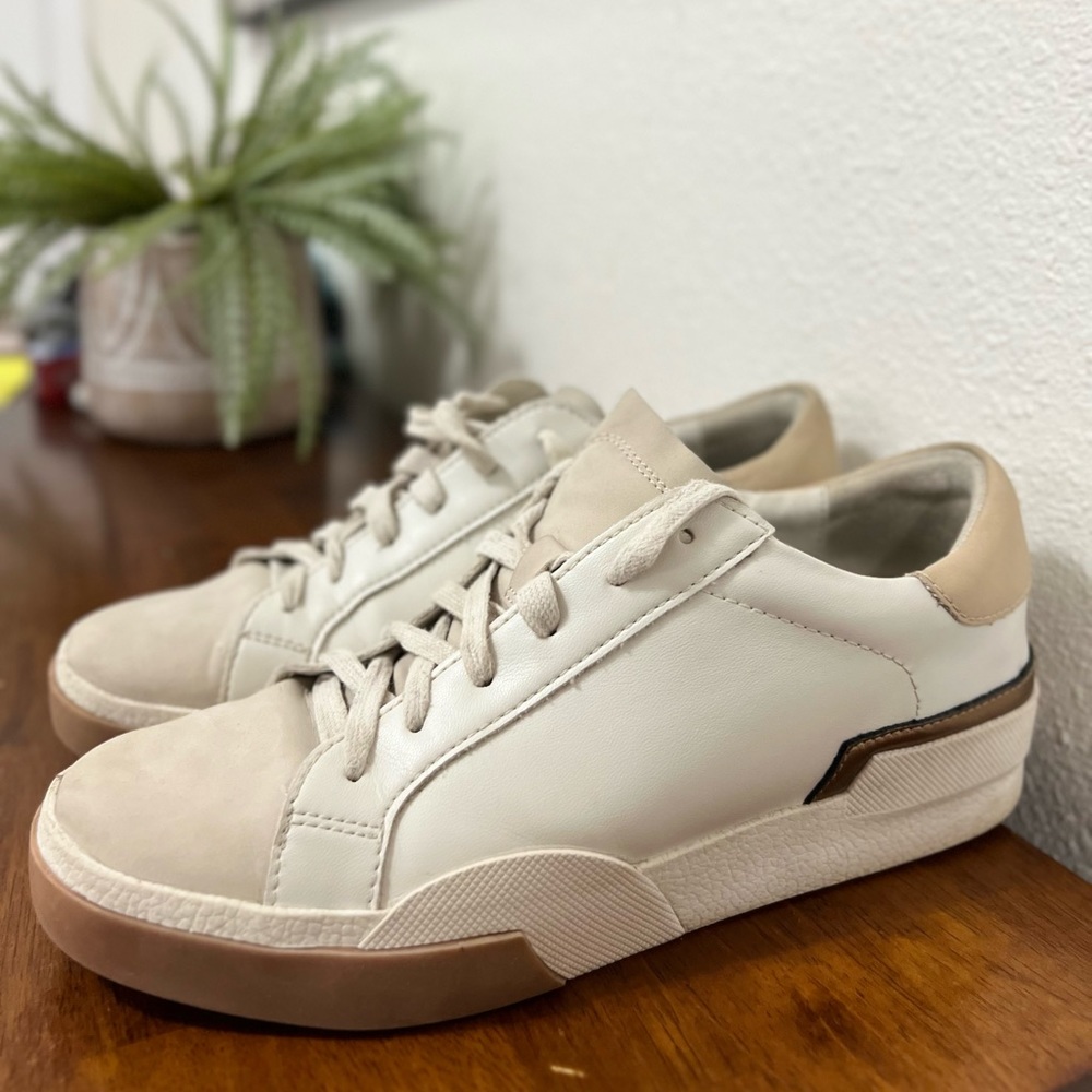 Dolce Vita Sneakers